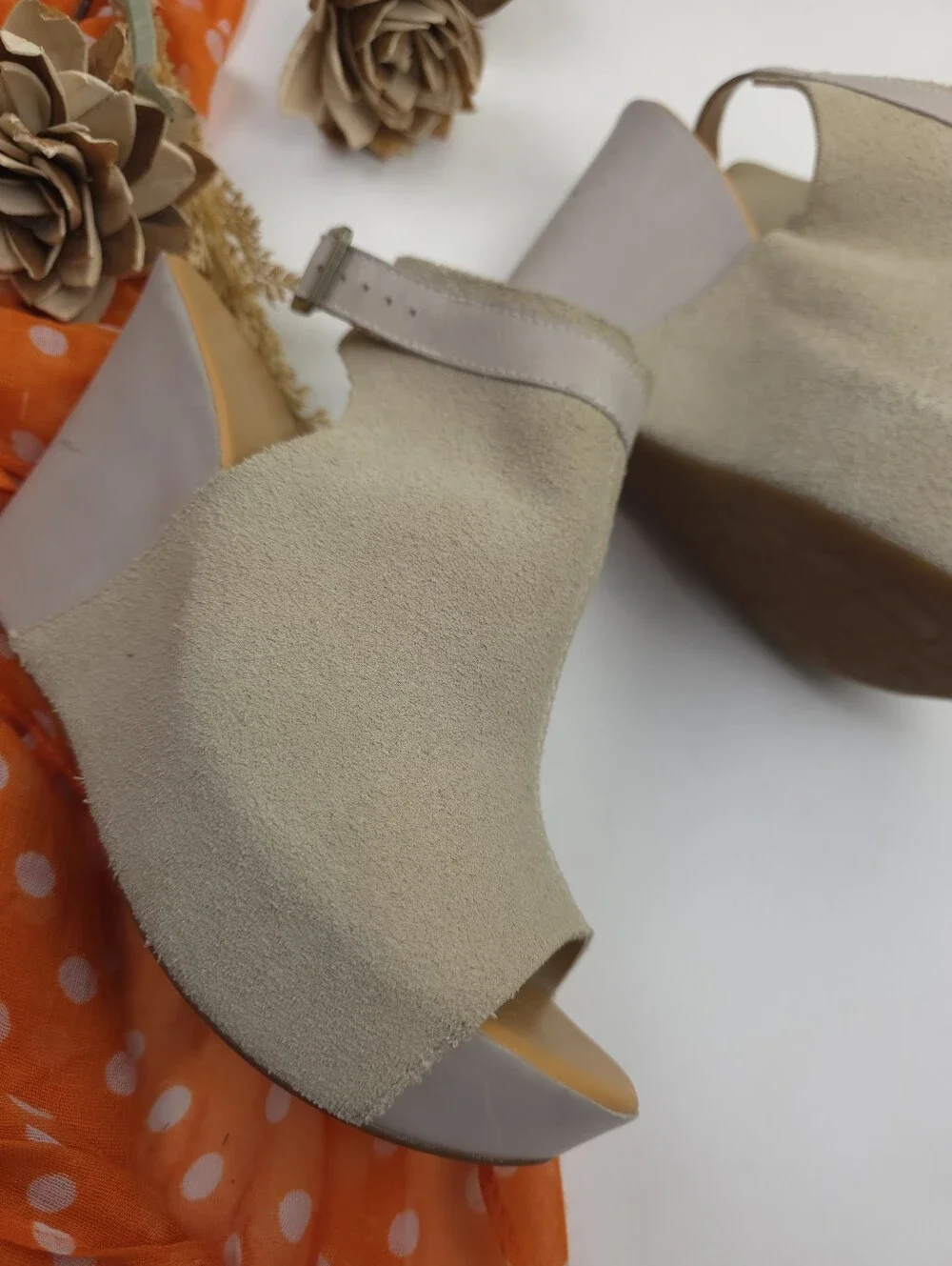 Kork Ease Beige Suede Peep-Toe Platform Wedge Sandals Sz 7